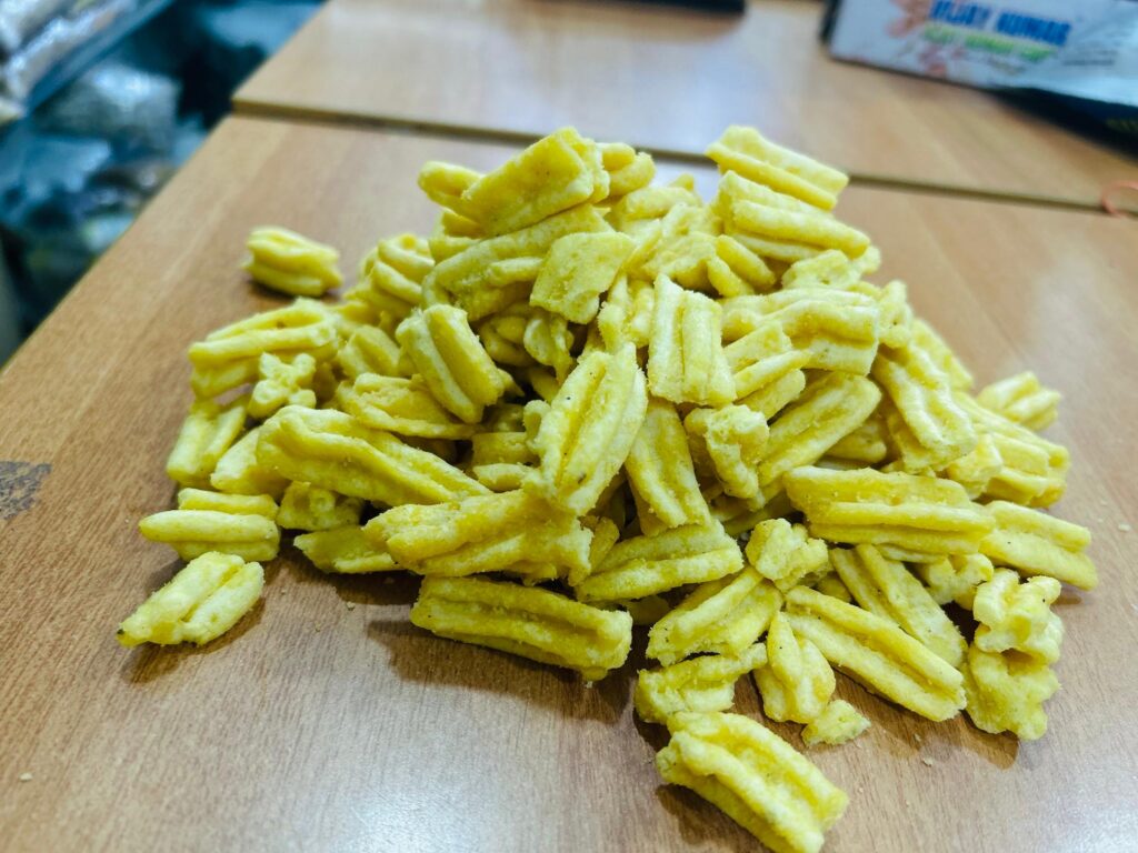 Besan Gathiya
